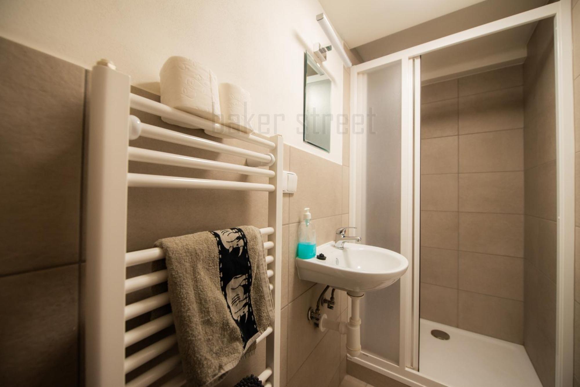 Storey Apartment Close To Metro Palmovka Прага Экстерьер фото